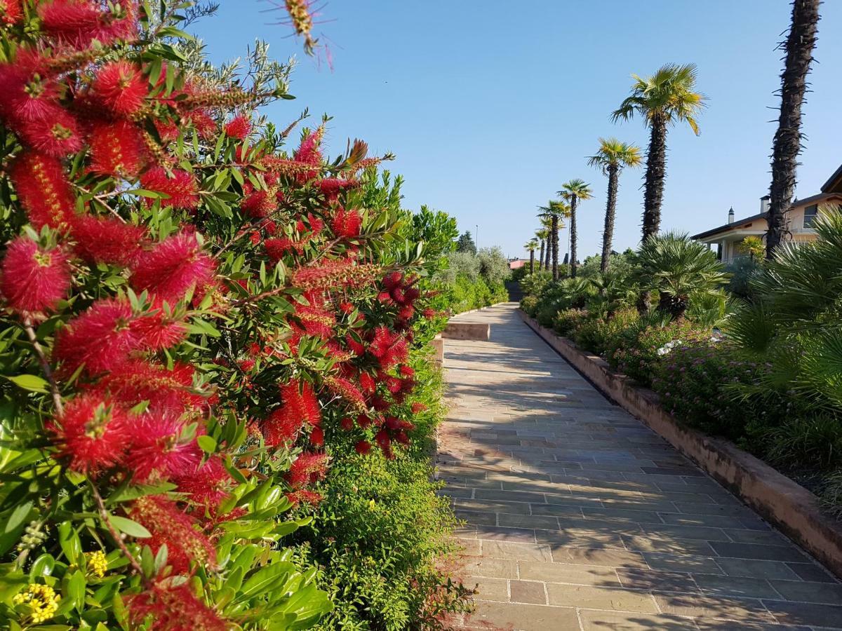 Sky Fort Garda View 西尔米奥奈 外观 照片